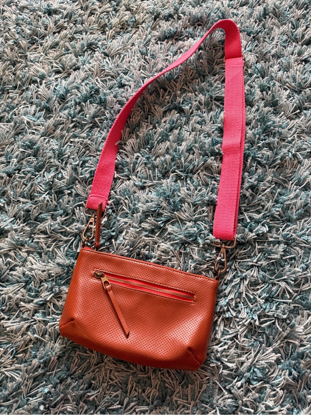 Universal Thread — Women's Brown Small Crossbody Bag with Pink Strap